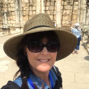 Meet your Posher, Abby